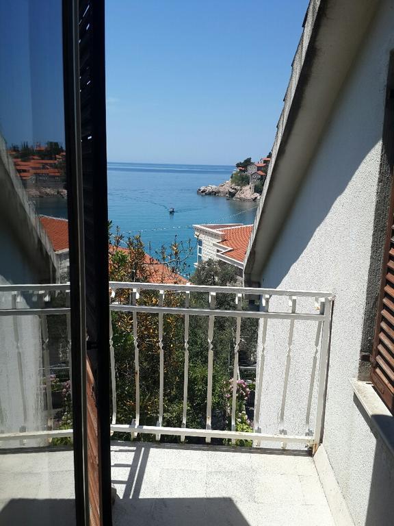 Apartments Andus Sveti Stefan Bagian luar foto