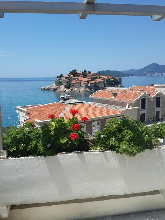Apartments Andus Sveti Stefan Bagian luar foto