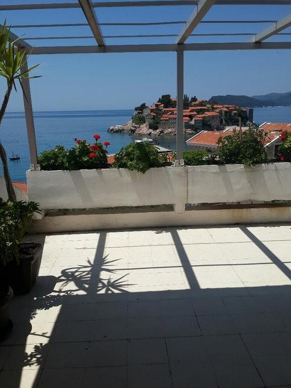 Apartments Andus Sveti Stefan Bagian luar foto
