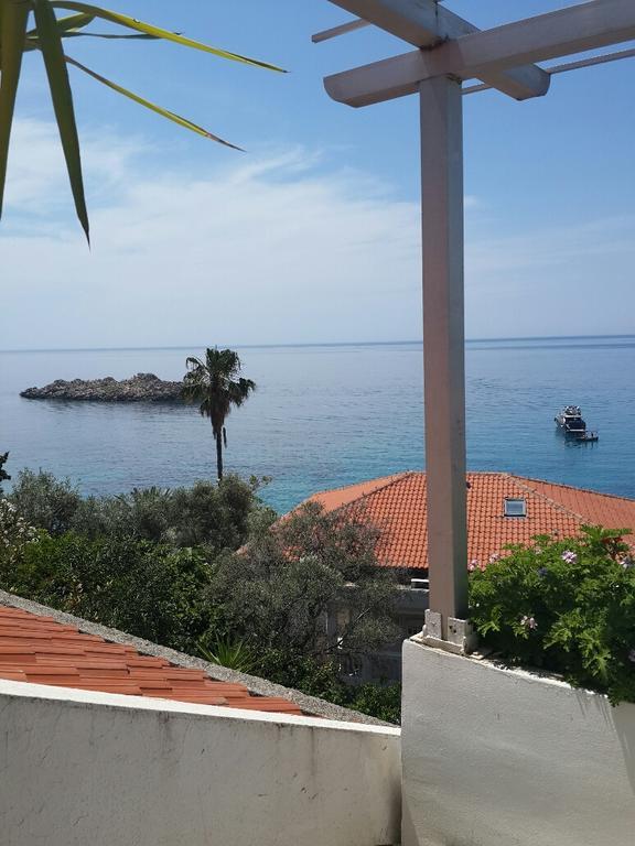 Apartments Andus Sveti Stefan Bagian luar foto
